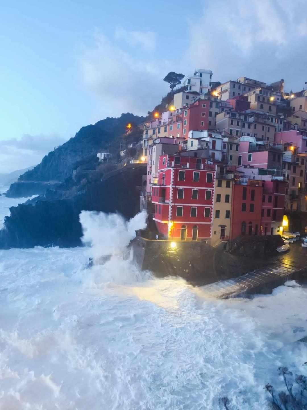 L'Incanto Divino Di Fronte Solo L'Orizzonte! Риомаджиоре Номер фото